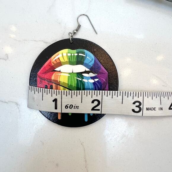 Punk rock earrings - biting lip dripping rainbow paint - Picture 4 of 4